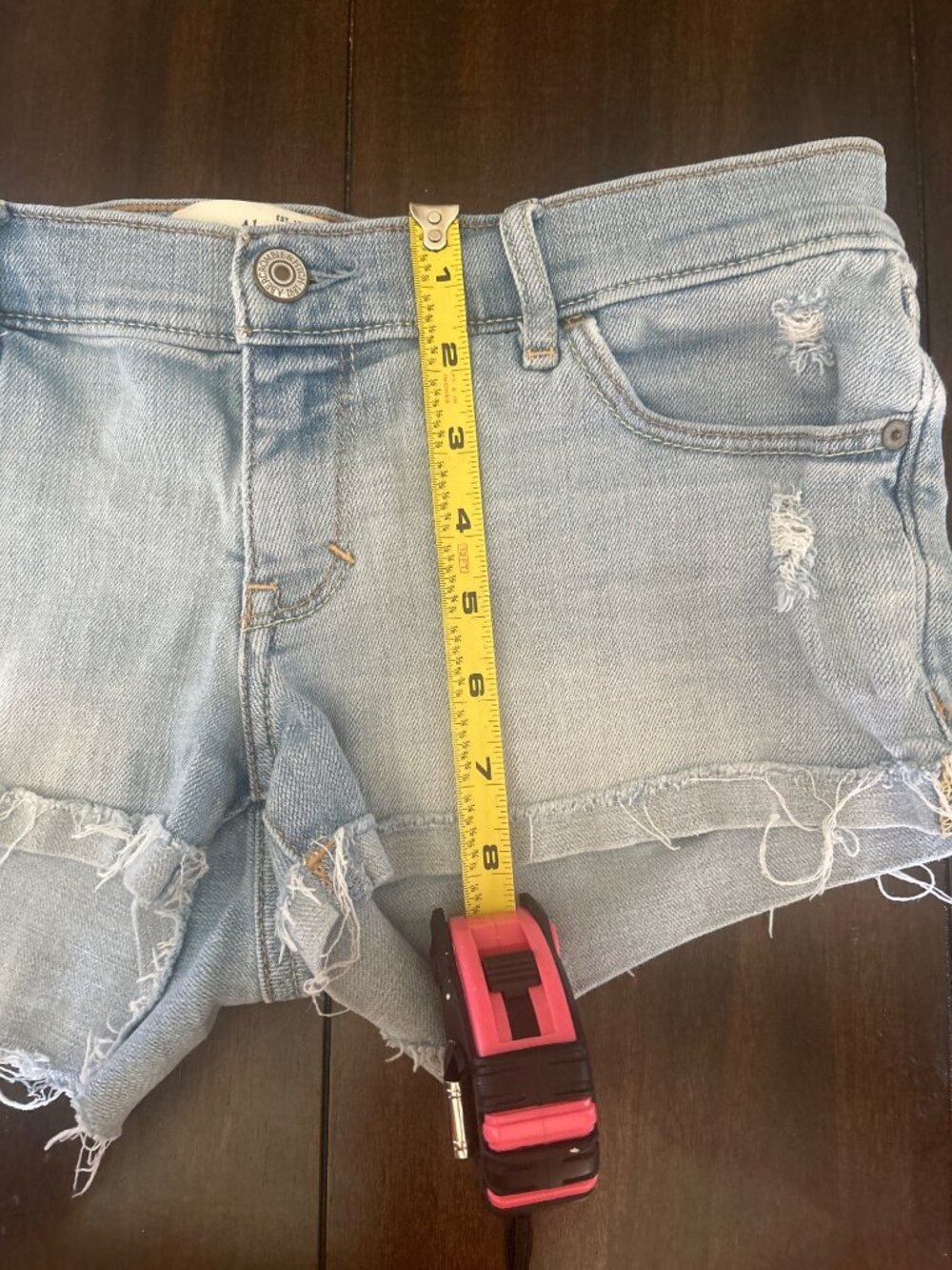 Abercrombie & Fitch Womens Distressed Light Wash Denim Shorts W27 Frayed Hem - Picture 10 of 10